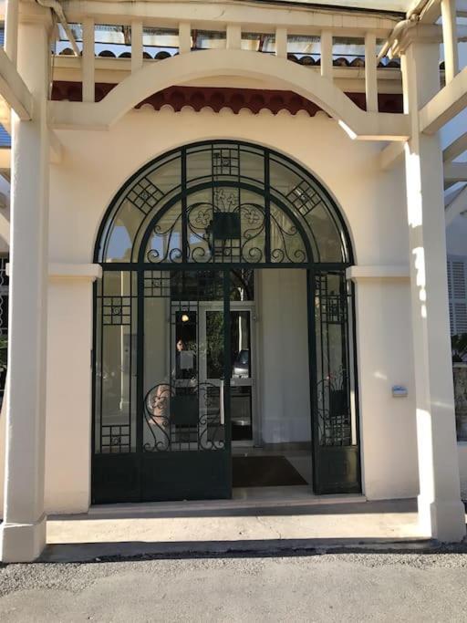 Studio Au Palais De Provence Appartamento *