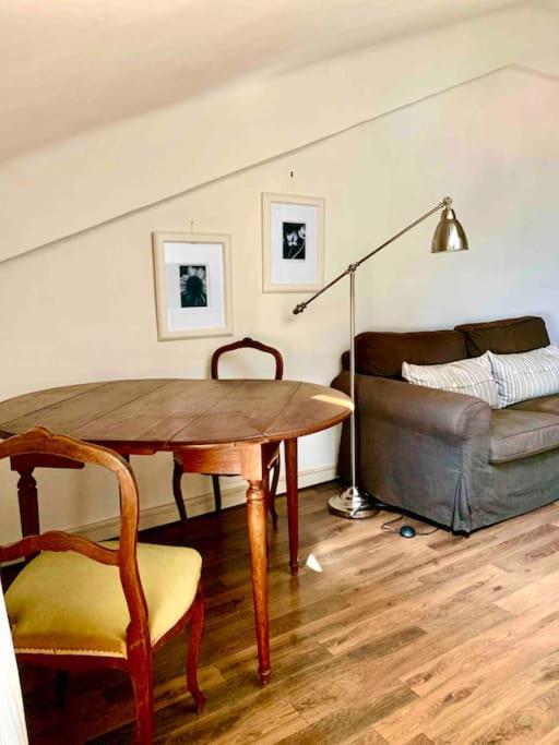 Studio Au Palais De Provence Appartamento *